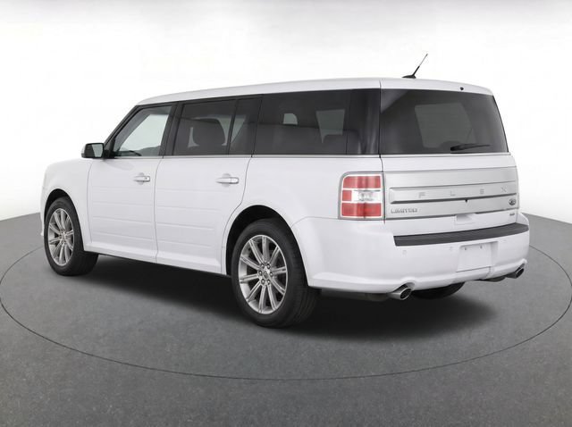 Used 2019 White Ford Limited image 3