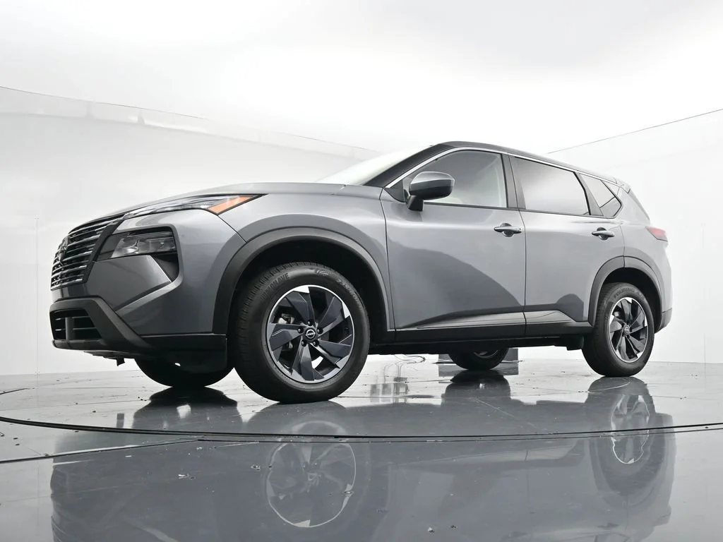Used 2024 Gray Nissan SV image 26