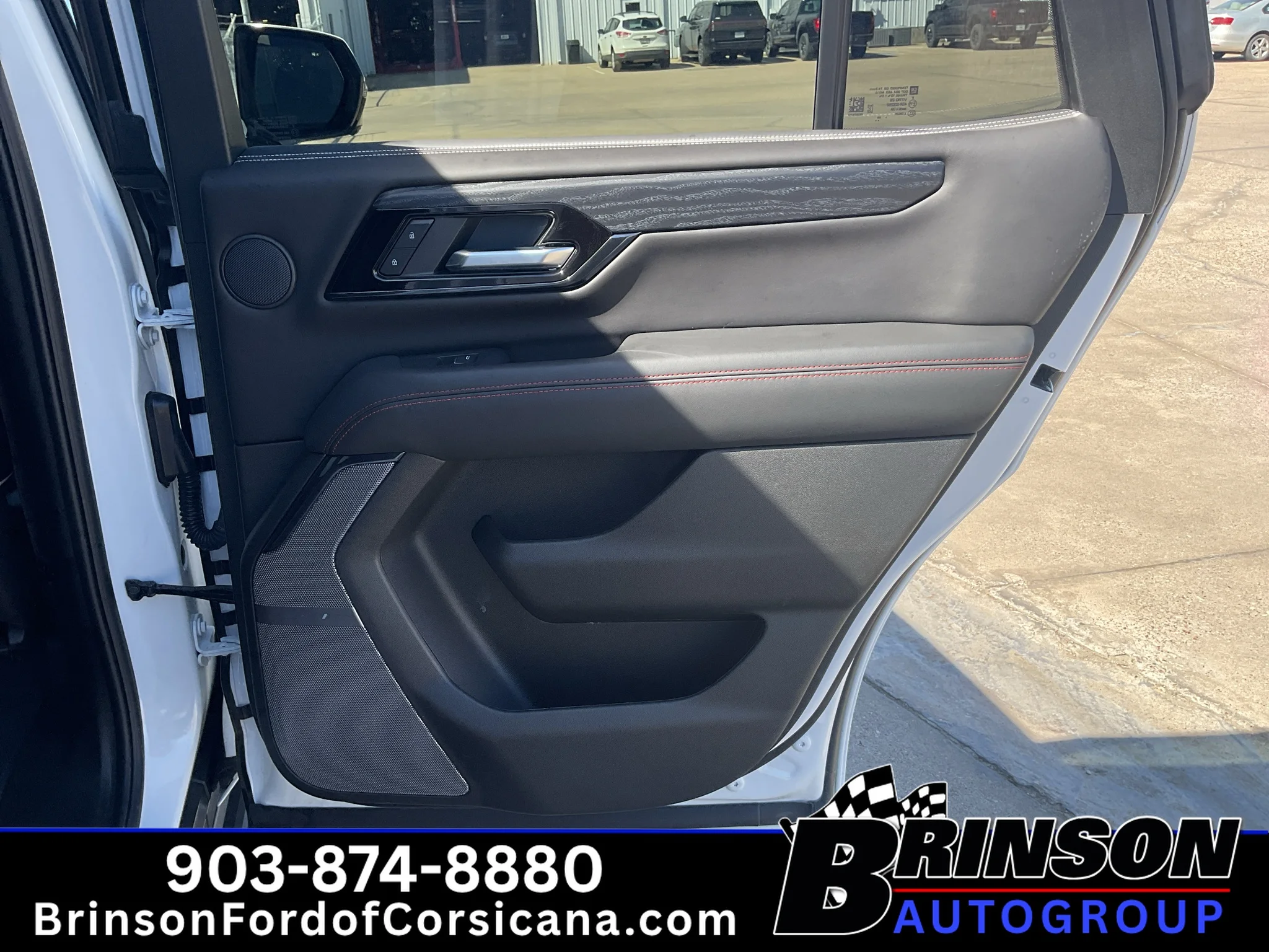 Used 2025 Summit White GMC AT4 Ultimate image 25