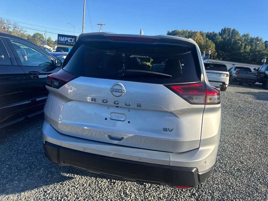 Used 2024 Silver Nissan SV image 3