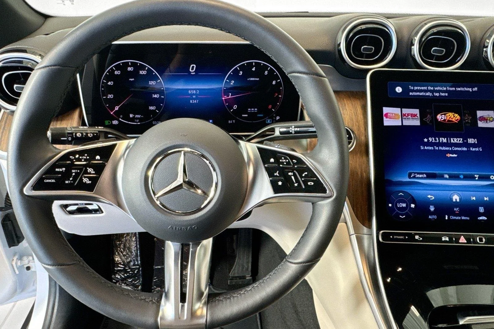 Used 2026 Polar White Mercedes-Benz GLC 300 image 11