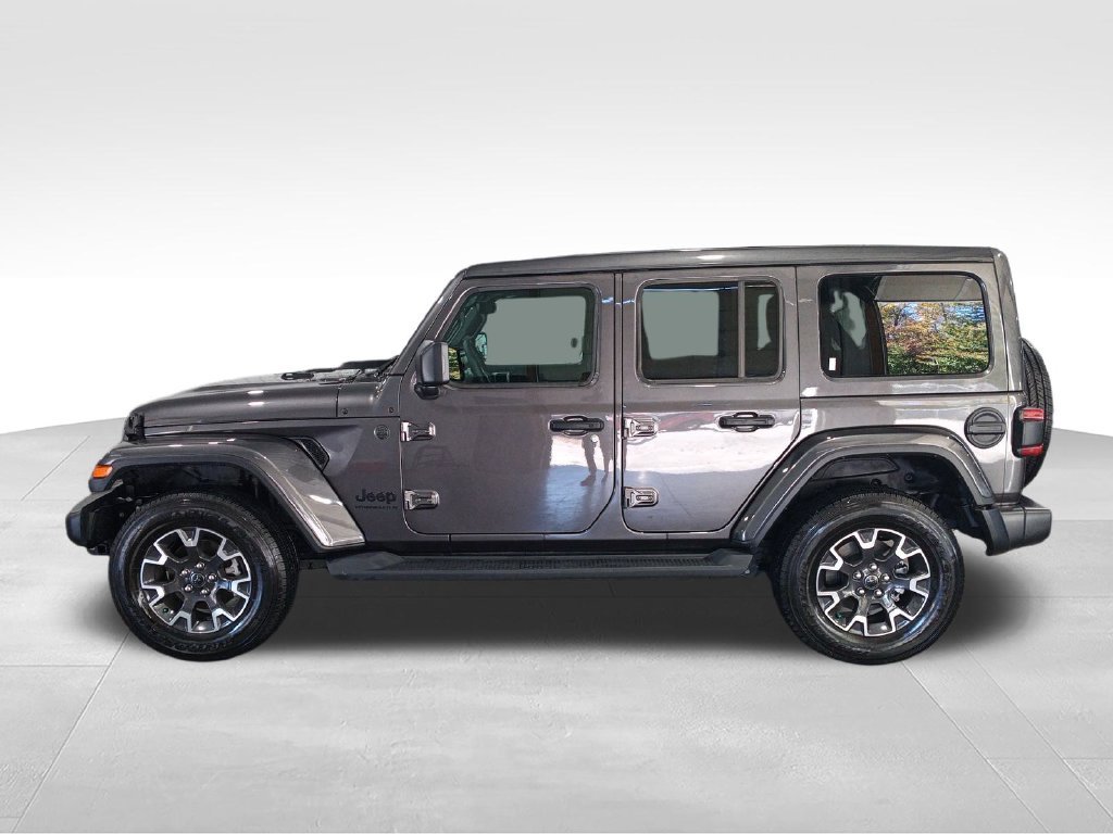 Used 2025 Gray Jeep Sahara image 3