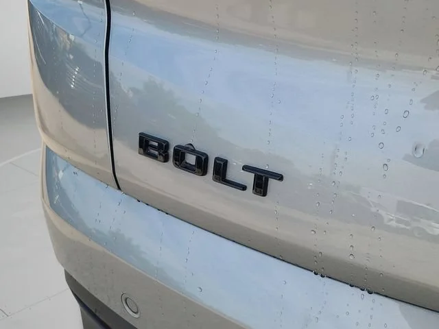 New 2027 Sterling Grey Metallic Chevrolet LT image 28