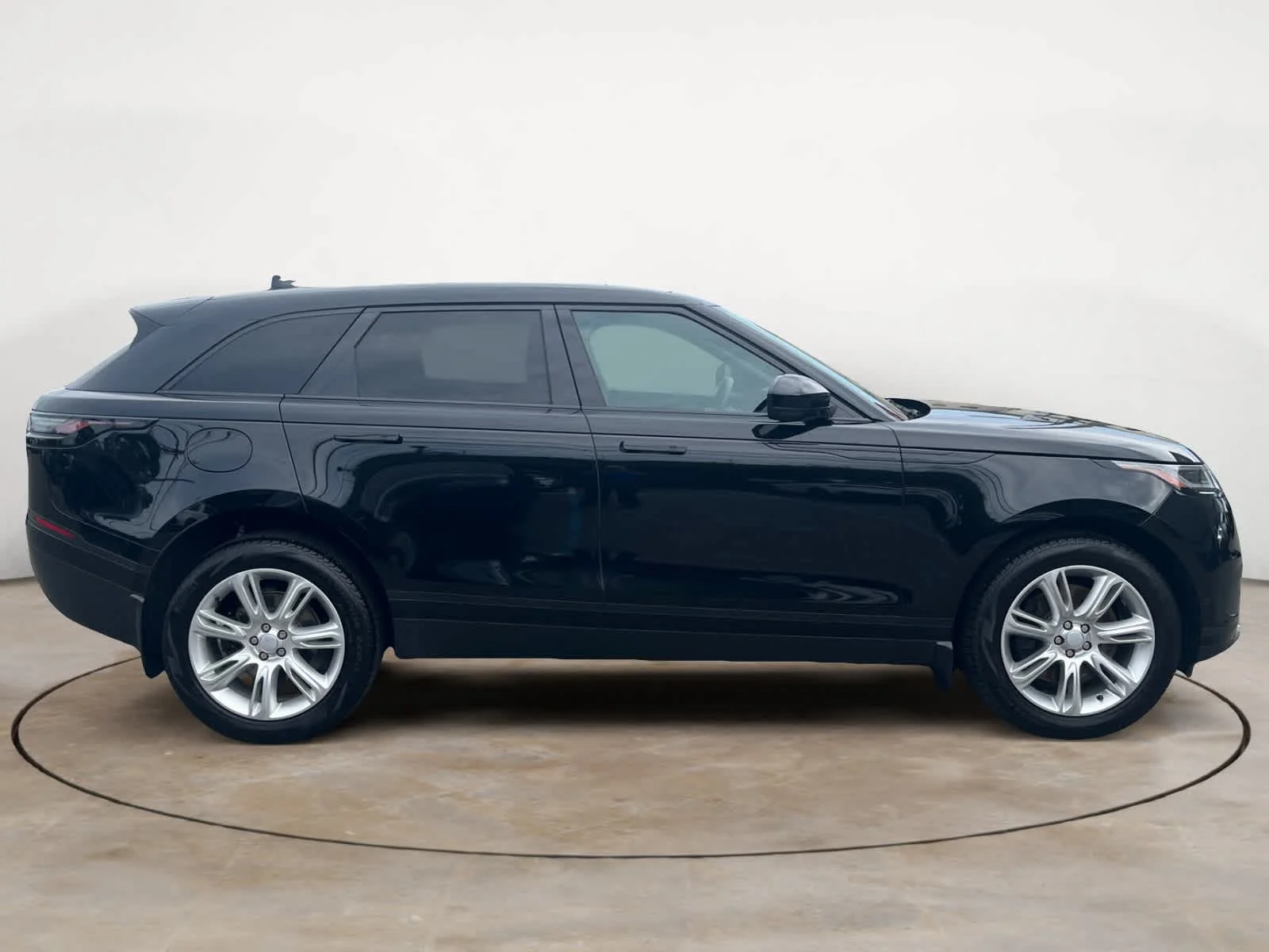 Certified Used 2026 Santorini Black Metallic Land Rover S image 6