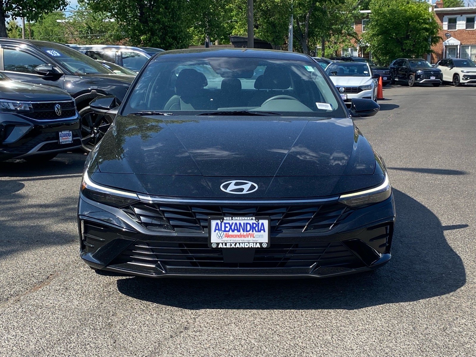 Used 2025 Black Hyundai SEL Convenience image 5