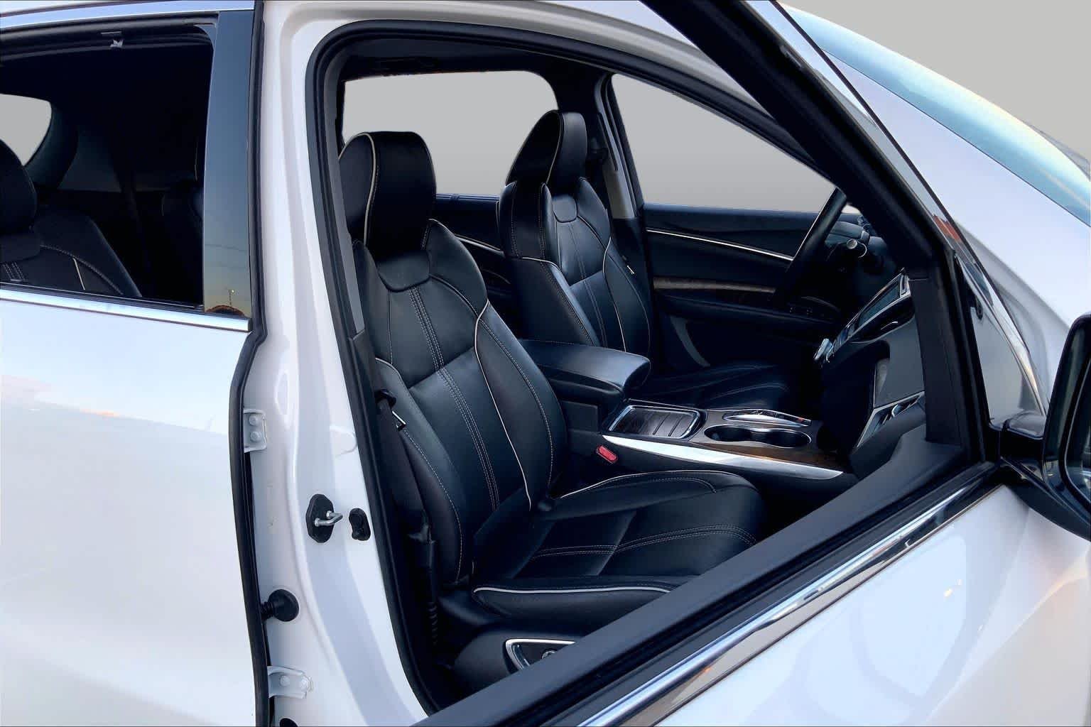 Used 2020 Platinum White Pearl Acura with Advance Package image 9
