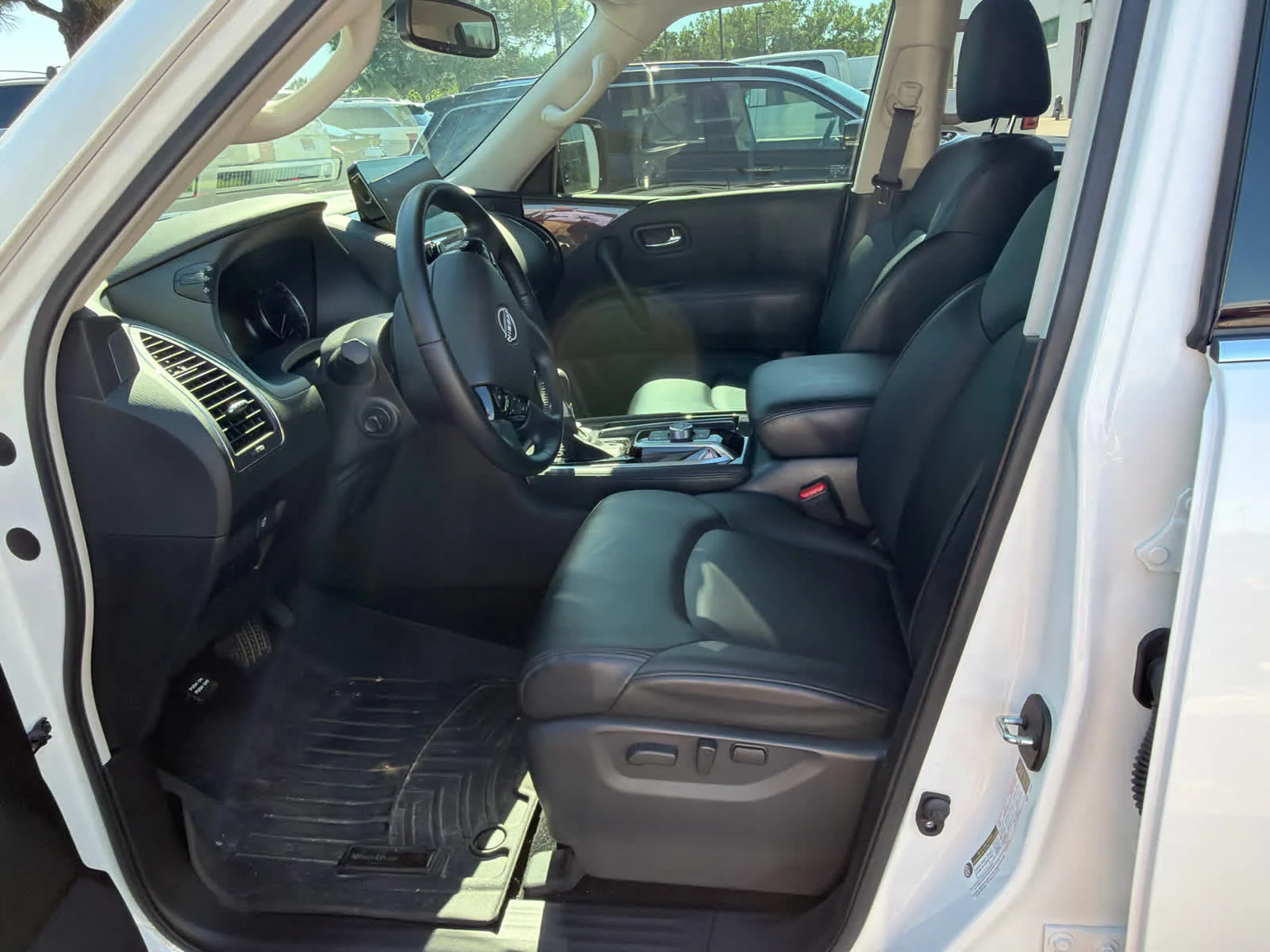 Used 2024 Aspen White Tricoat Nissan SV image 11