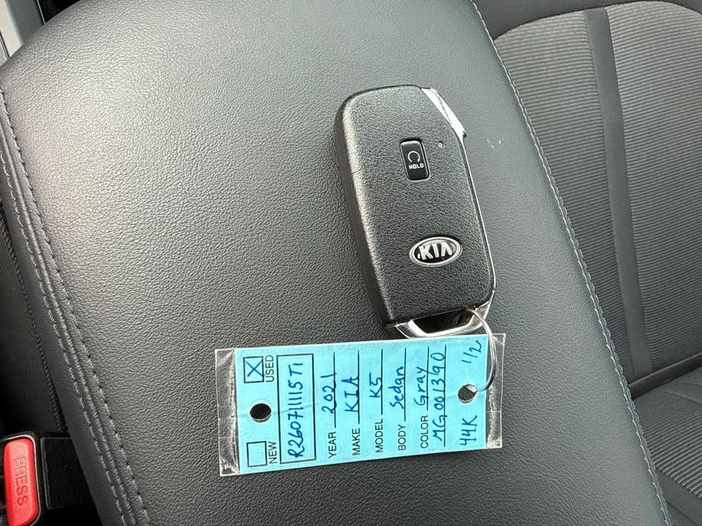 Used 2021 Silver Kia LXS image 34