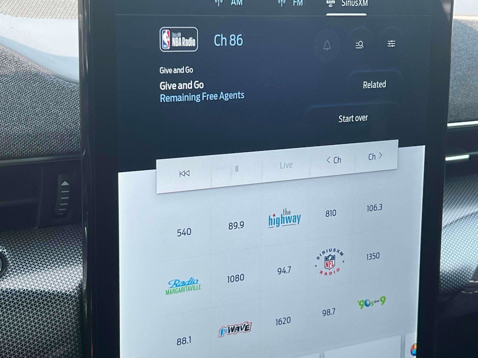 2025 Ford Mustang Mach-E GT - Photo 19