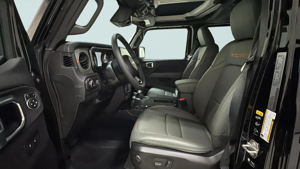 New 2026 Black Clear-Coat Exterior Paint Jeep Mojave X image 6