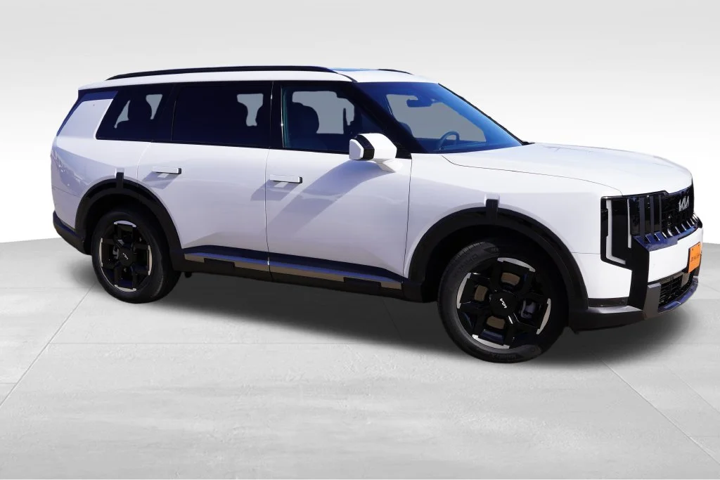 Certified Used 2027 Glacial White Kia EX image 3