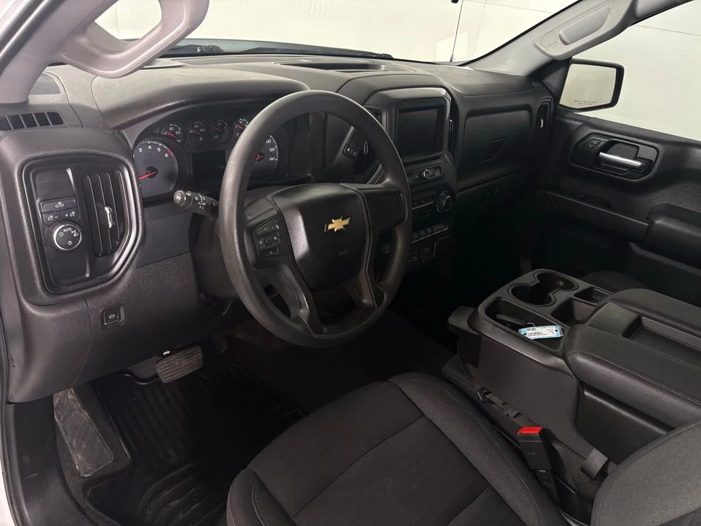 Used 2023 White Chevrolet Custom image 15