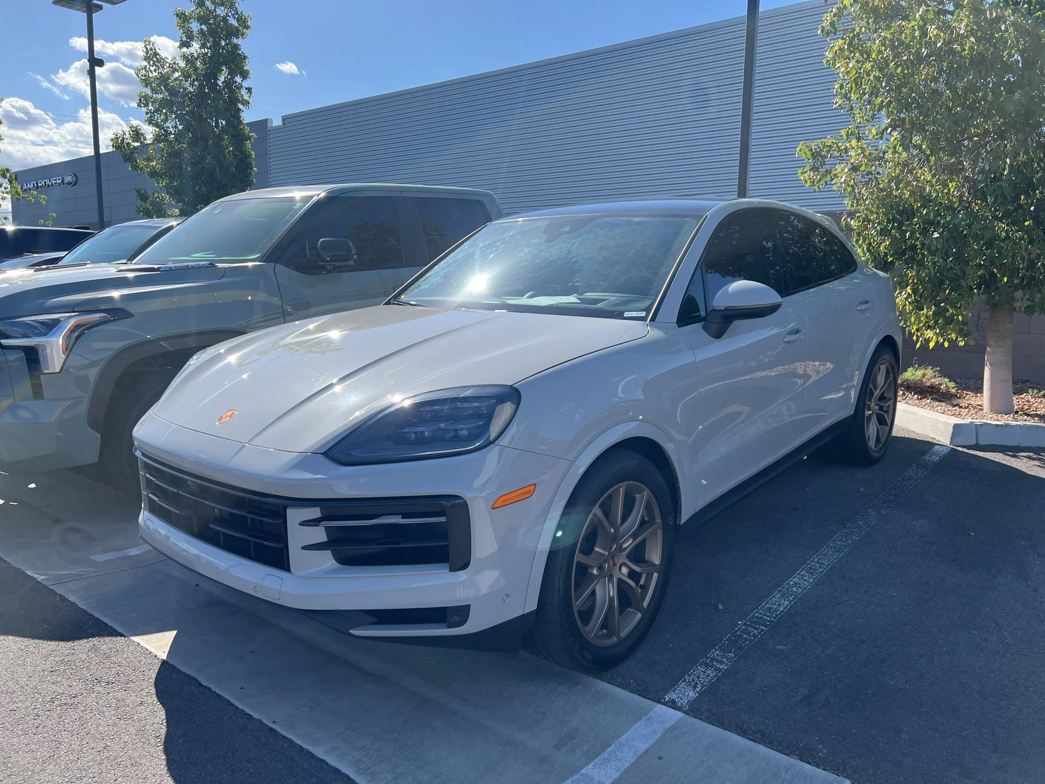 2025 Porsche Cayenne -'s photo
