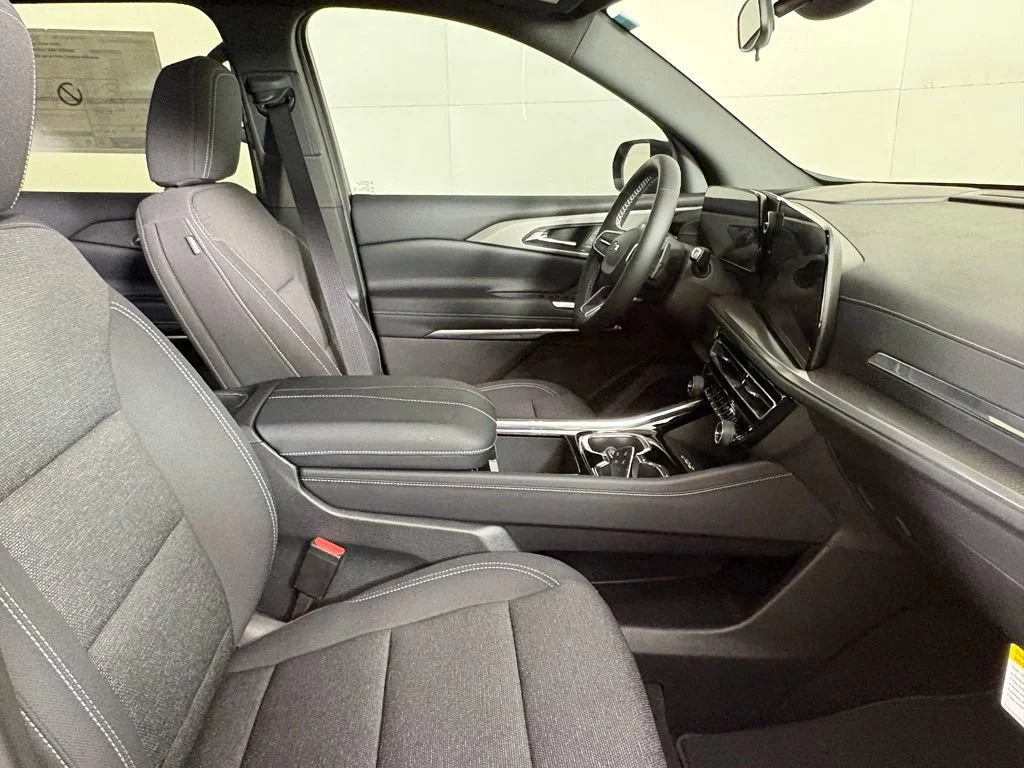 New 2027 Mosaic Black Metallic Chevrolet LT image 17