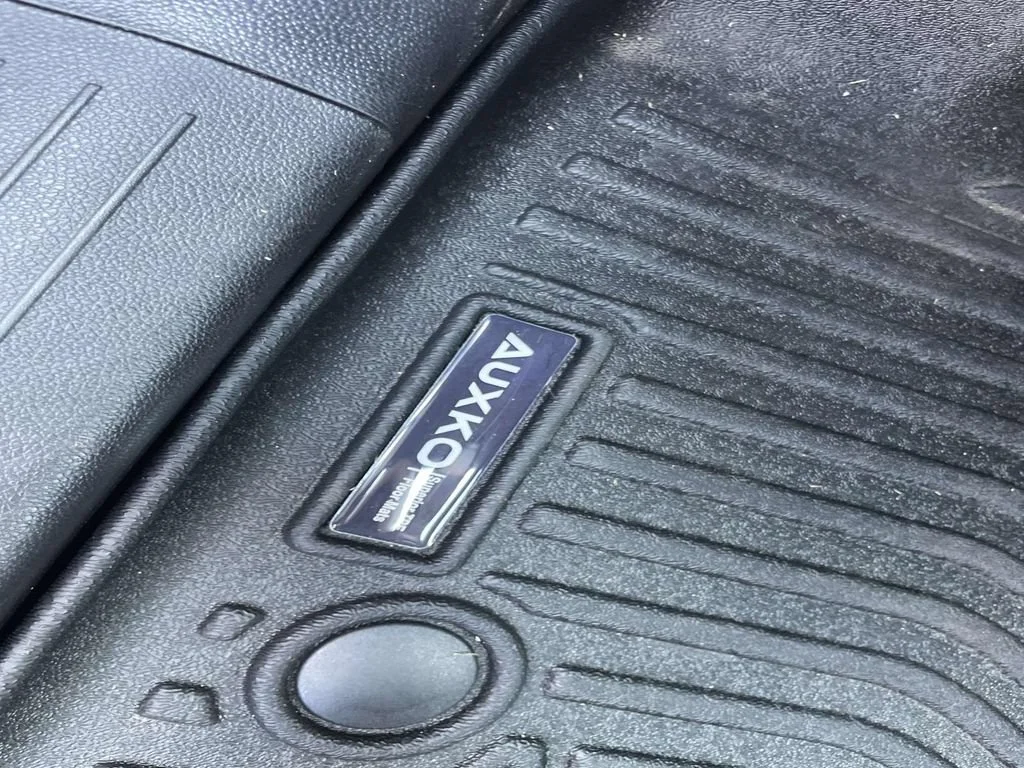 Used 2025 Riptide Blue Metallic Chevrolet LT image 21