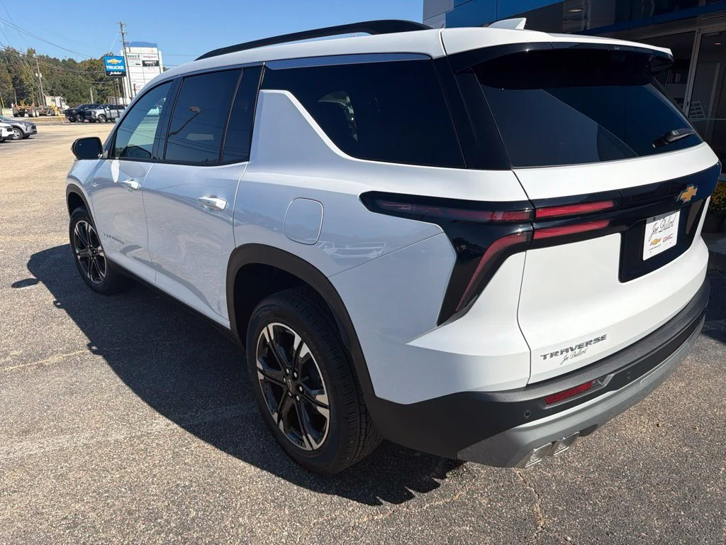 New 2027 Summit White Chevrolet LT image 23