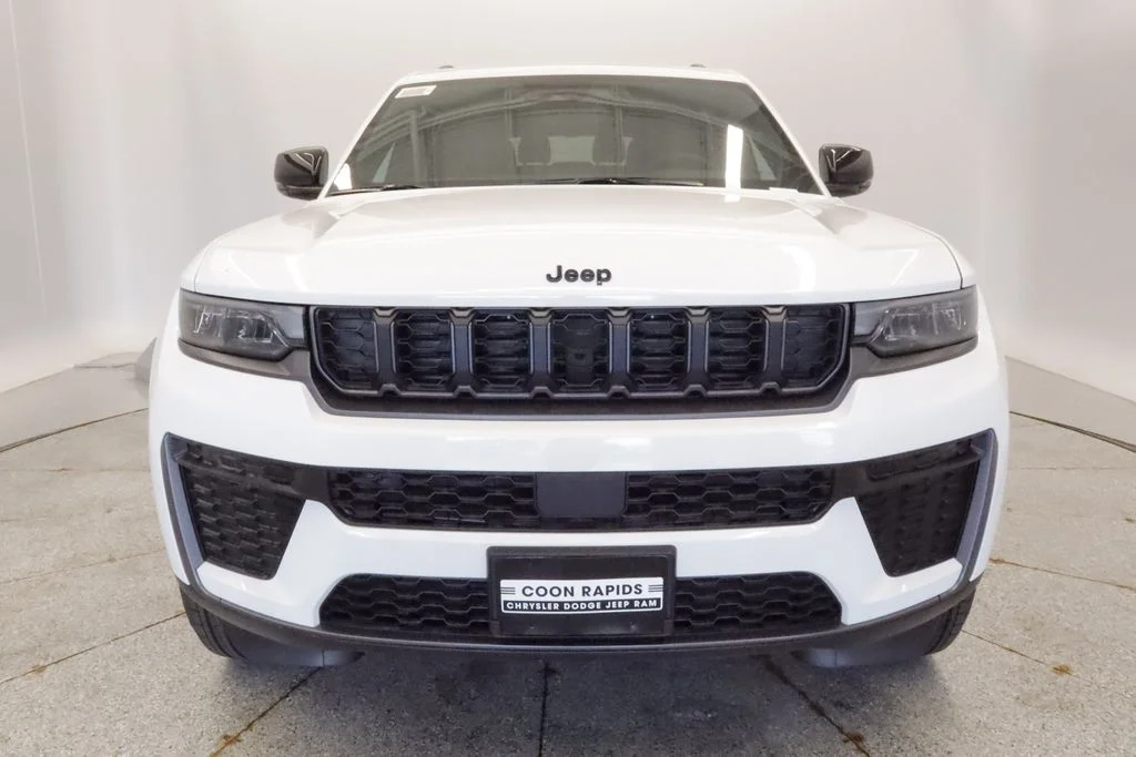 New 2026 Bright White Clear-Coat Exterior Paint Jeep Altitude image 2