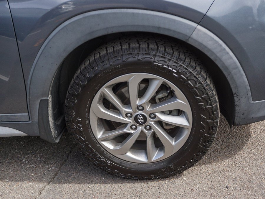 Used 2018 Gray Hyundai SEL image 9