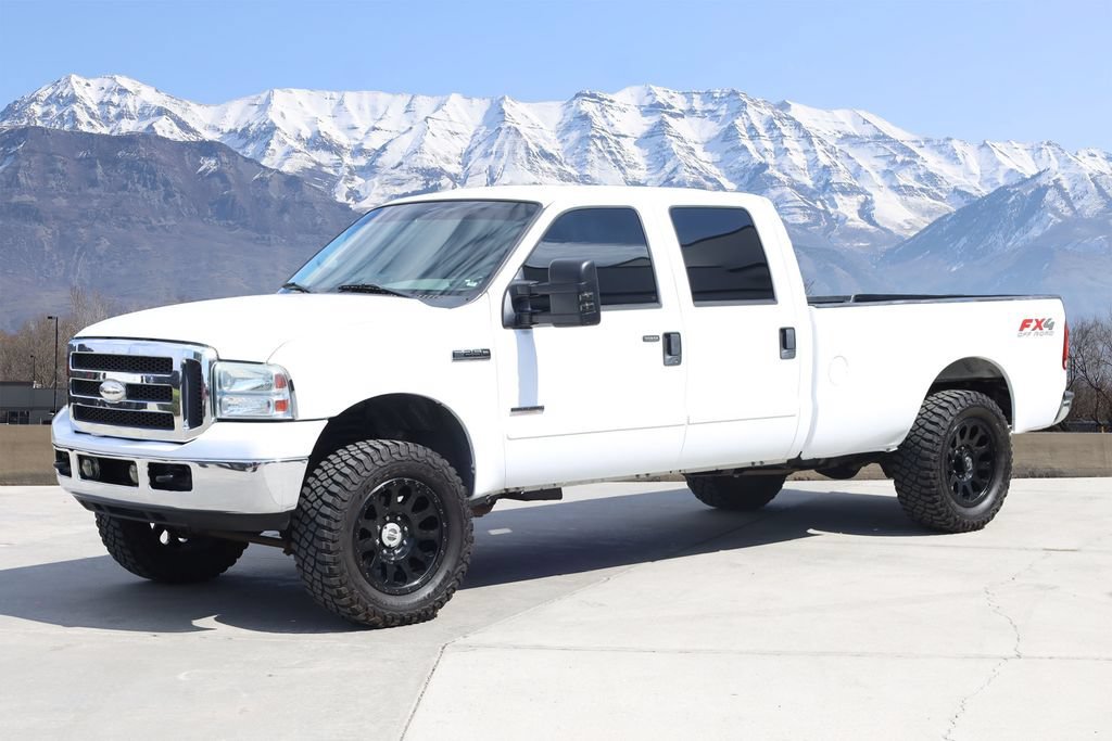 Used 2005 White Ford Lariat image 2