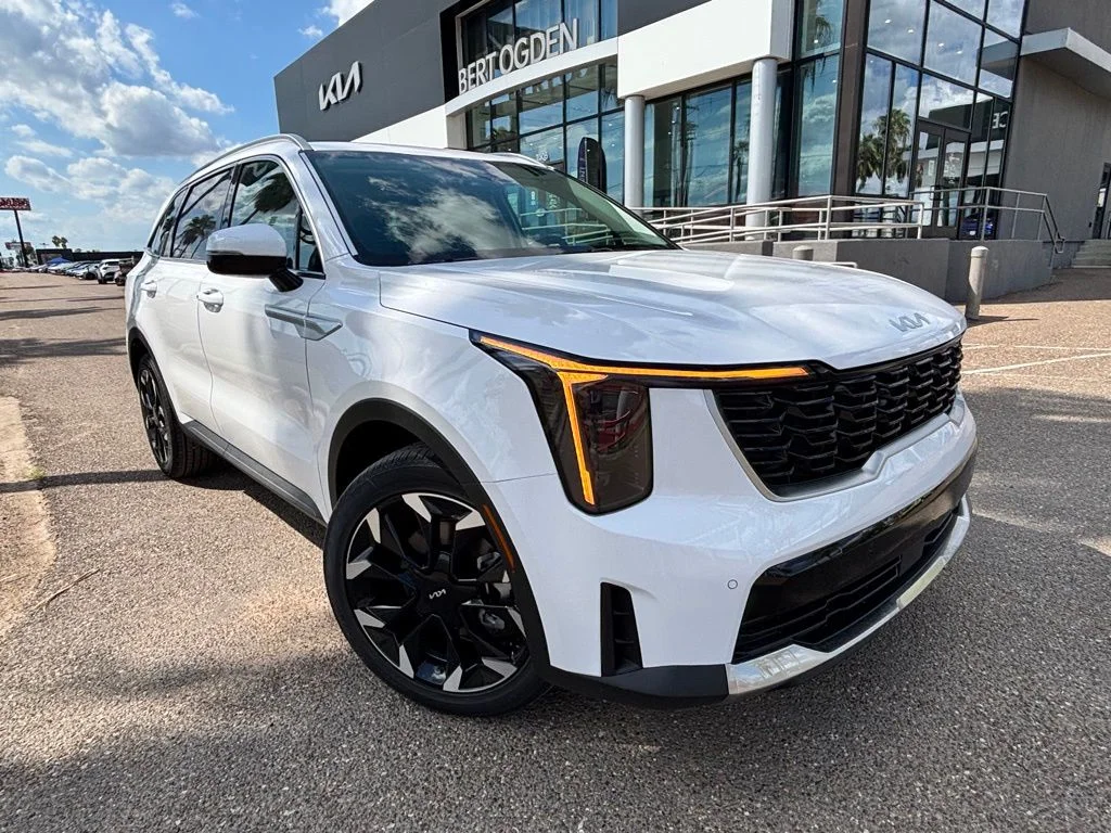 New 2026 White Kia EX image 1