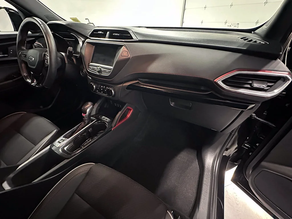 Used 2021 MOSAIC BLACK METALLIC Chevrolet RS image 27