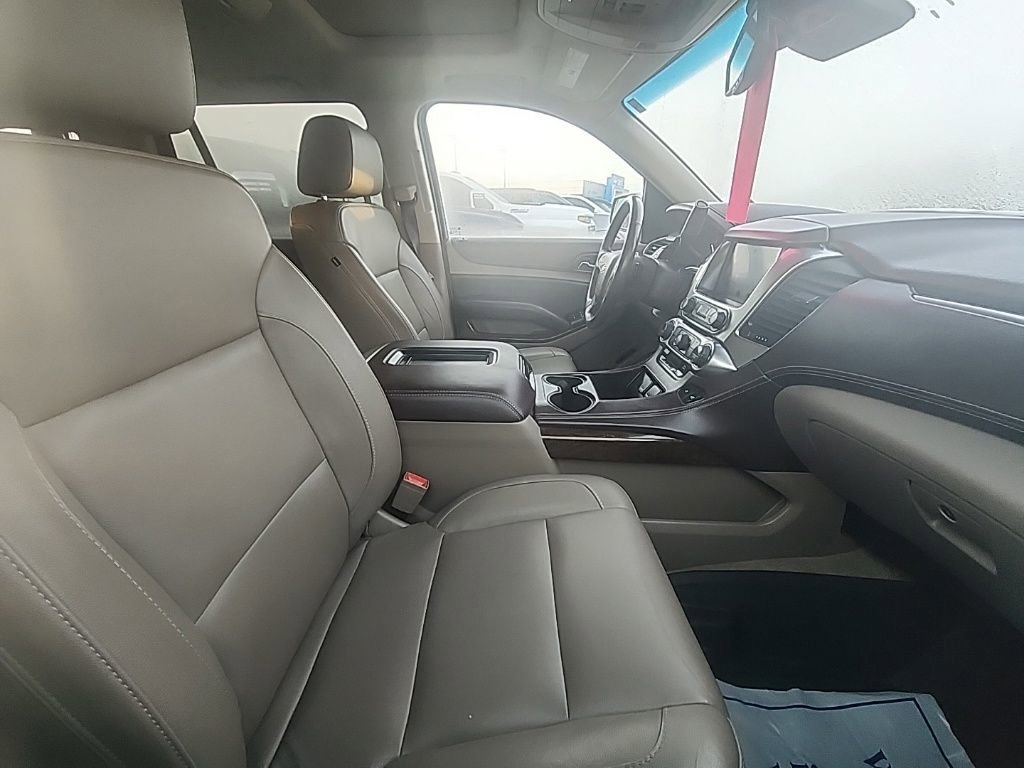 Used 2018 SILVER ICE METALLIC Chevrolet LT image 4