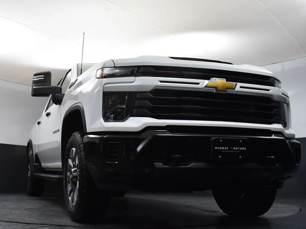 New 2026 Summit White Chevrolet Custom image 42