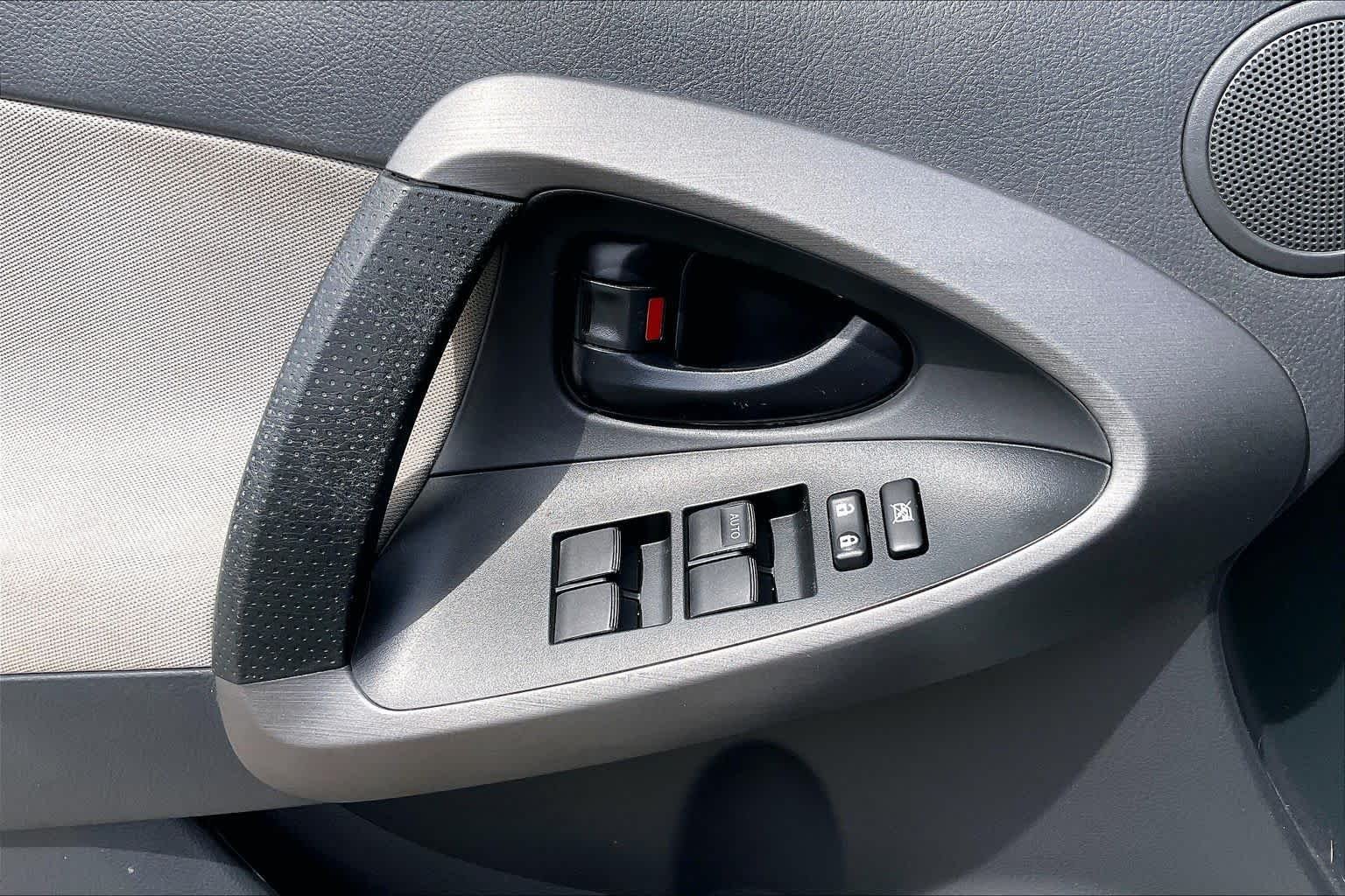 Used 2012 Classic Silver Metallic Toyota  image 34