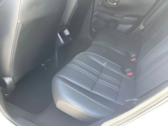 Used 2023 White Honda EX-L image 10