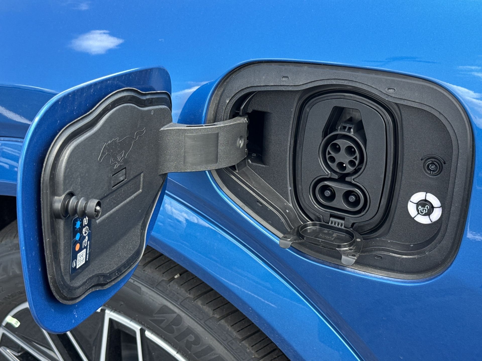 2025 Ford Mustang Mach-E Premium - Photo 33