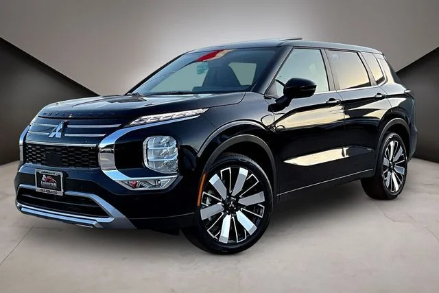 2026 Mitsubishi Outlander SE FWD's photo