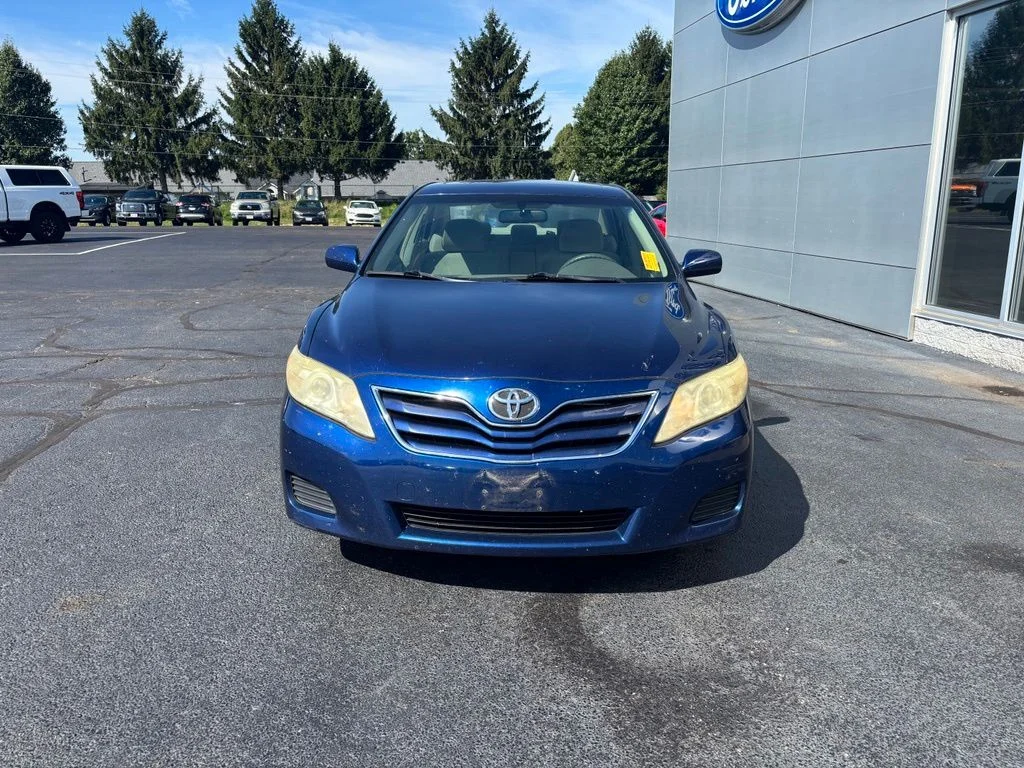 Used 2010 Blue Toyota LE image 10