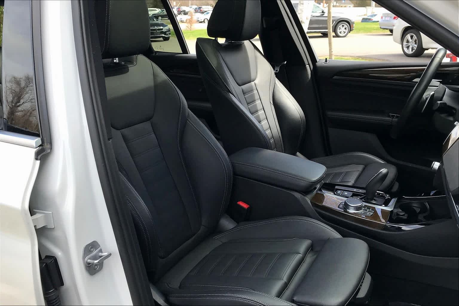 Used 2018 Mineral White Metallic BMW xDrive30i image 8