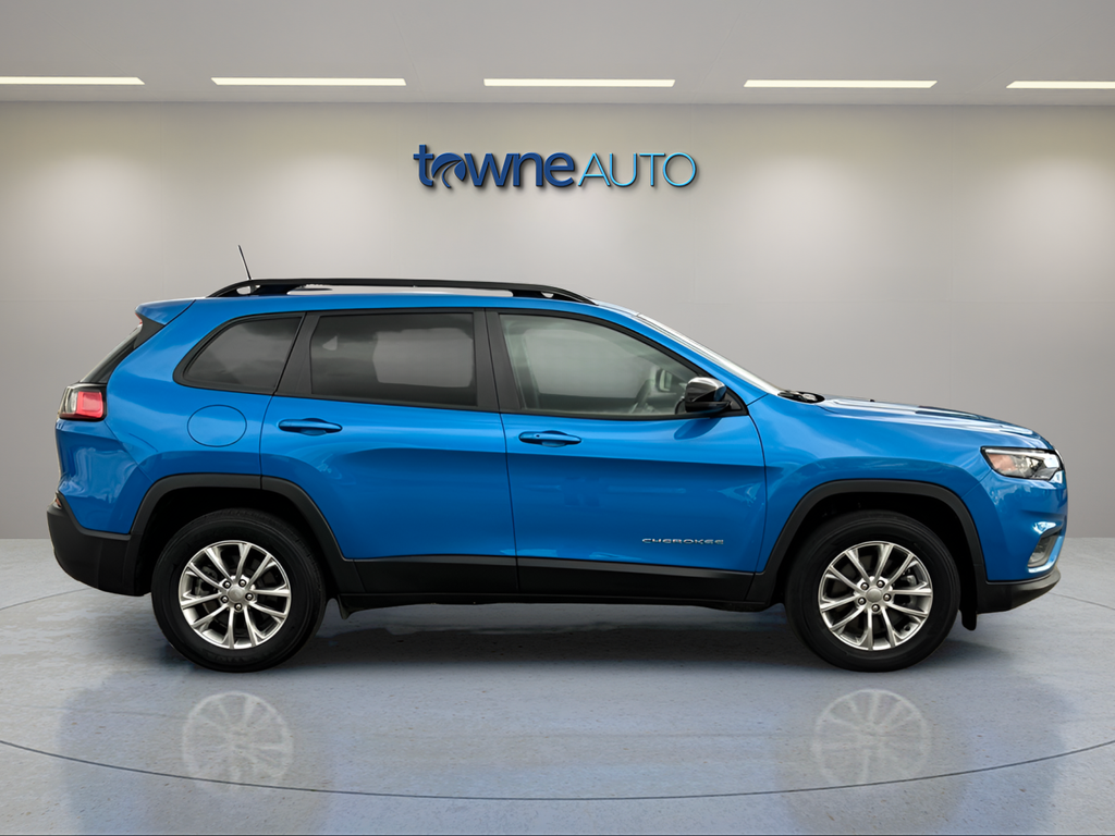 Certified Used 2022 Blue Jeep Latitude Lux image 6