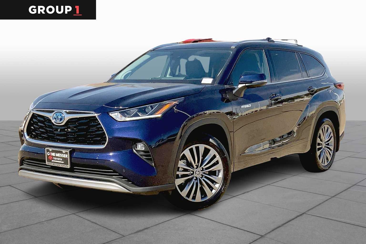 2021 Toyota Highlander Platinum Hybrid 4x2's photo