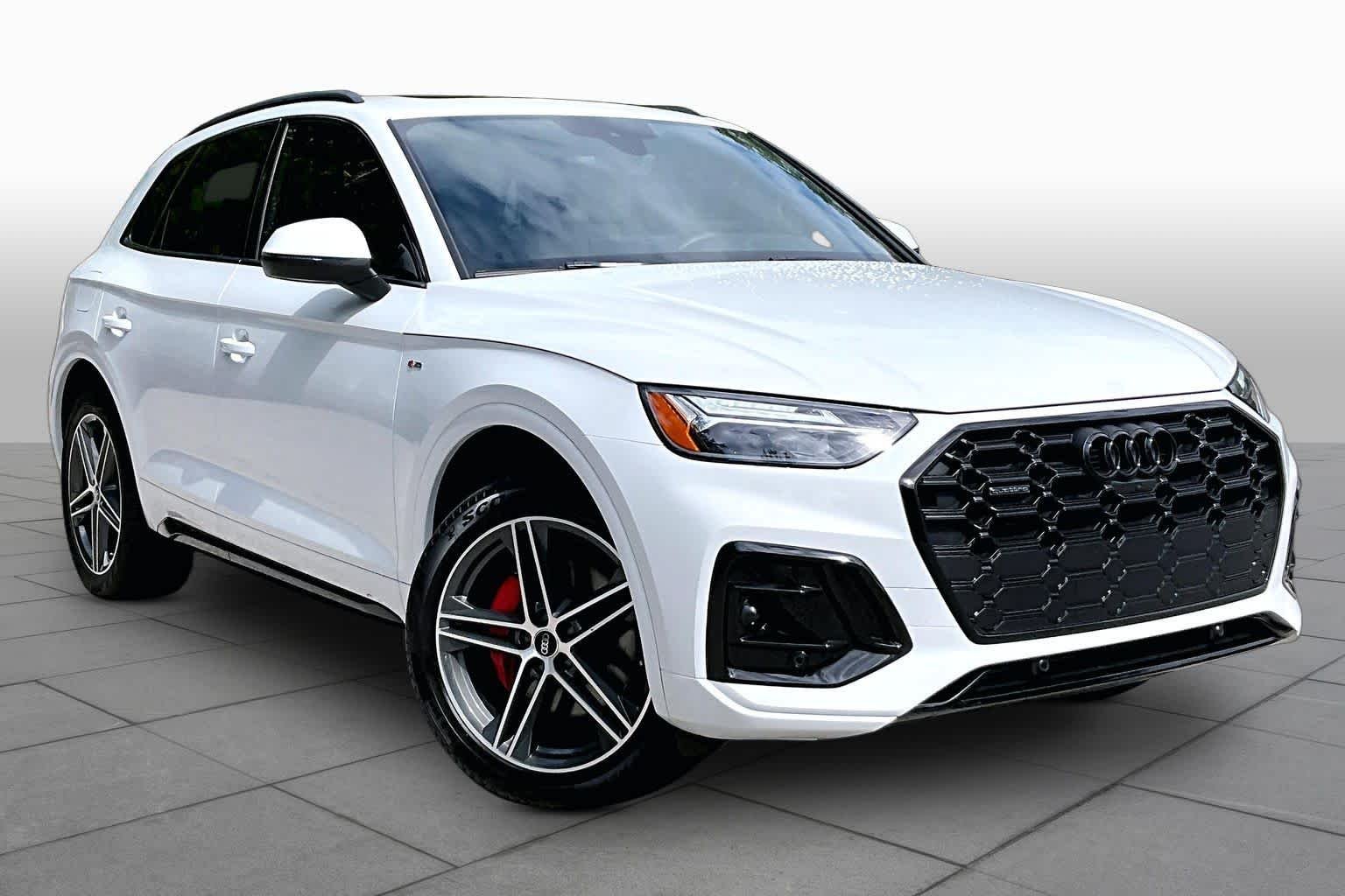 Used 2025 Glacier White Metallic Audi S line Premium Plus image 3