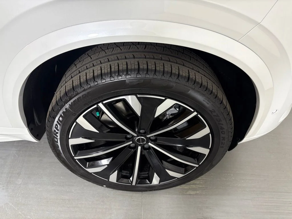 New 2026 Crystal White Volvo Ultra image 11