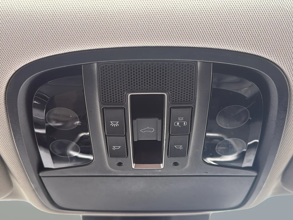 Used 2020 Blue Kia EX image 19