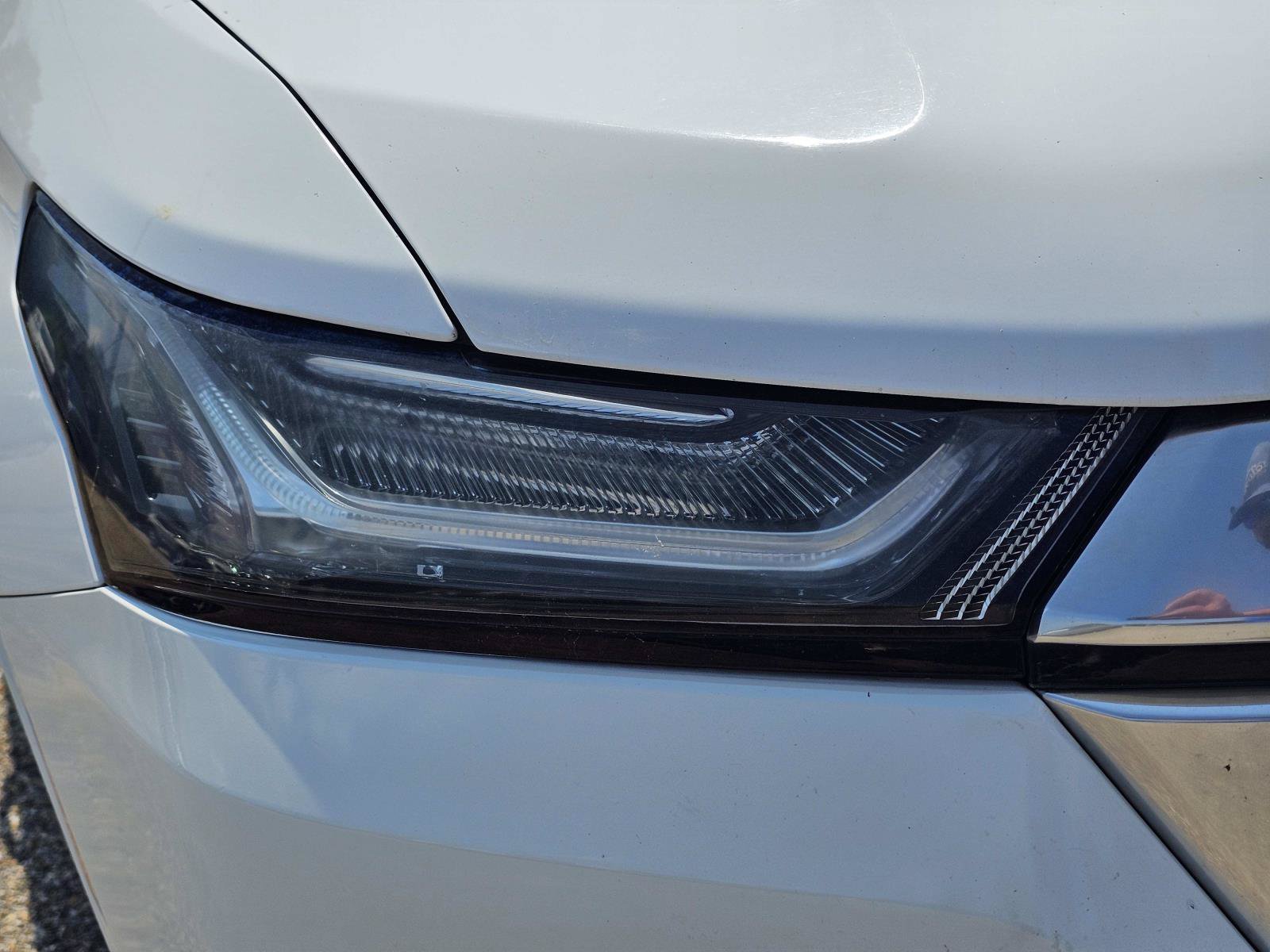 Used 2022 Summit White Chevrolet Premier image 4