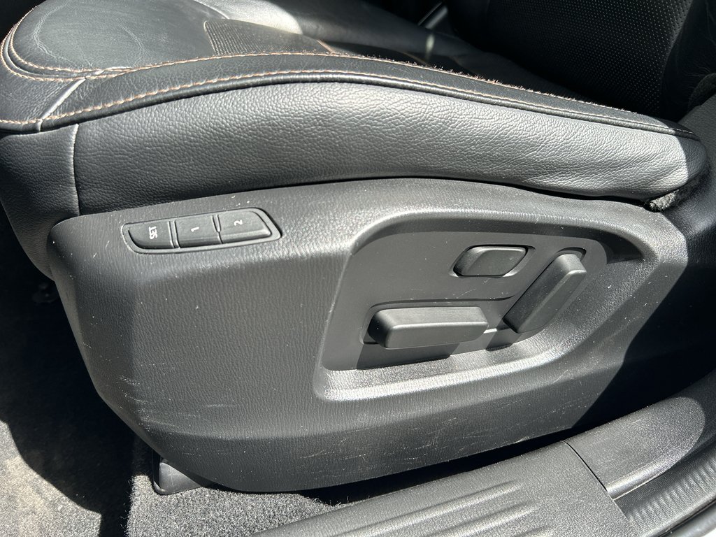 Used 2021 Sonic Silver Metallic Mazda Grand Touring image 19