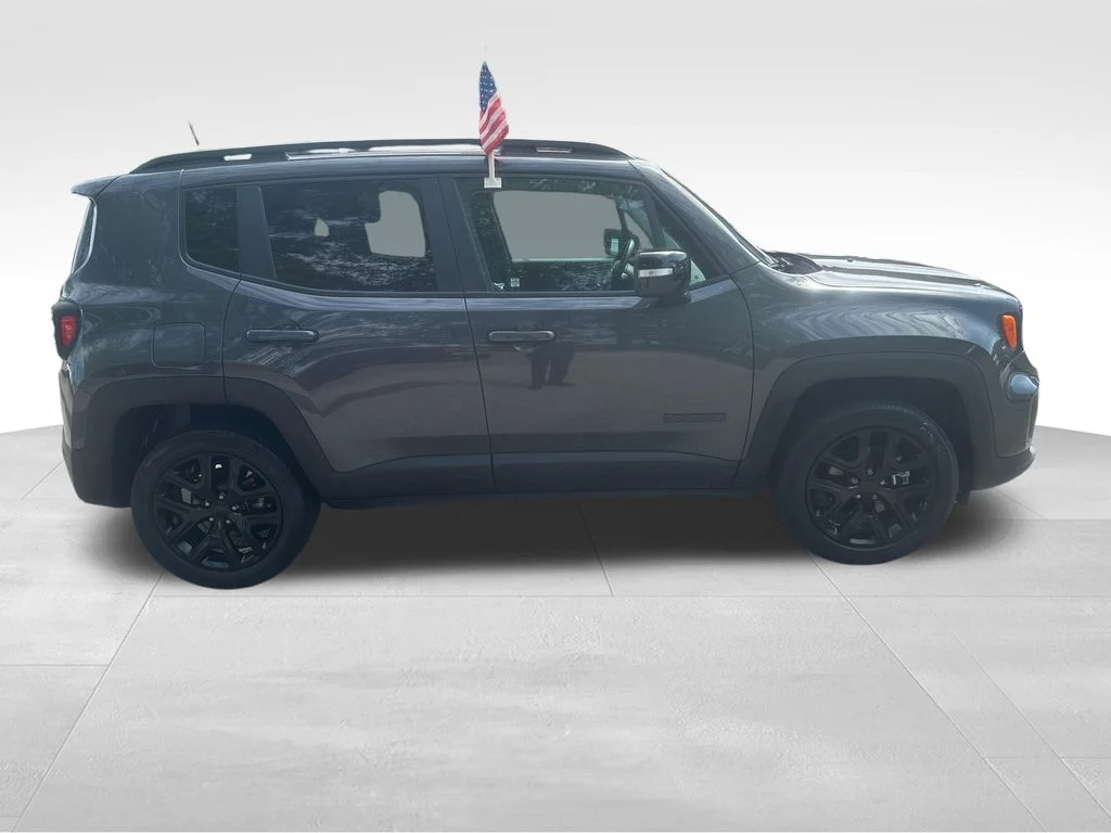 Used 2023 Gray Jeep Altitude image 25