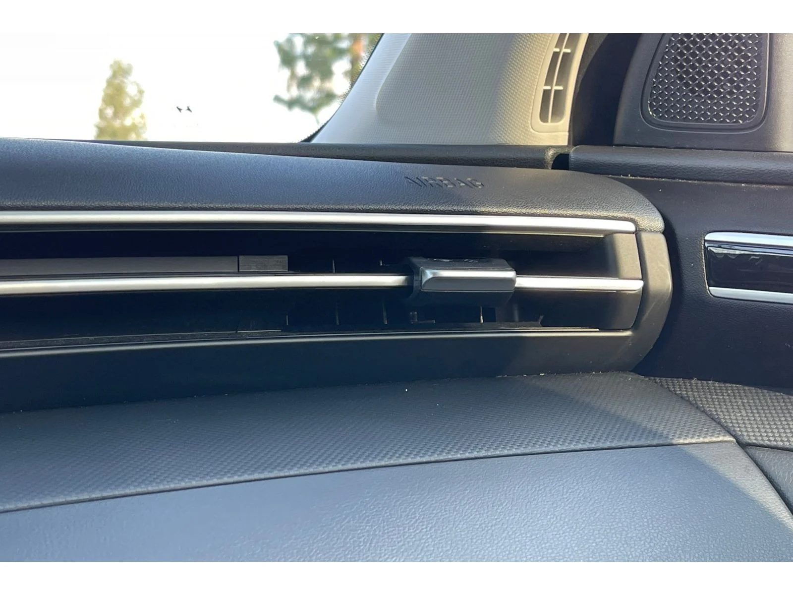 Used 2022 Phantom Black Hyundai SEL image 30