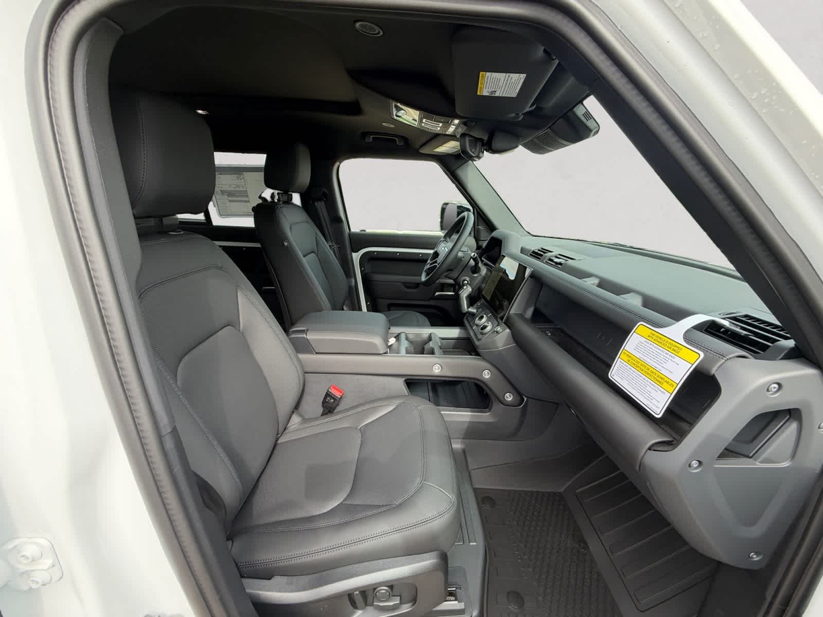 New 2026 Fuji White Land Rover X-Dynamic SE image 15