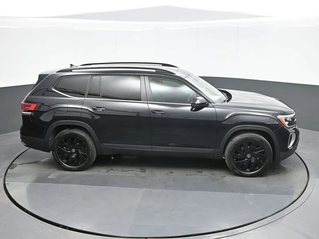New 2026 Black Volkswagen 2.0T SE w/Technology image 16