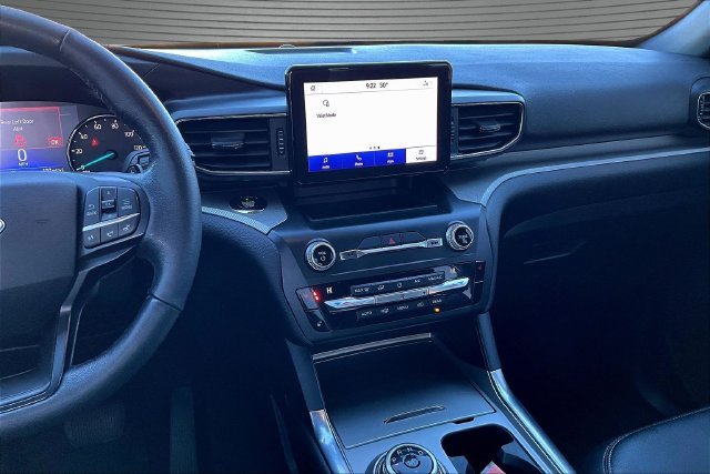Used 2020 Silver Ford XLT image 9