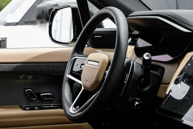 New 2026 Black Land Rover SE image 17