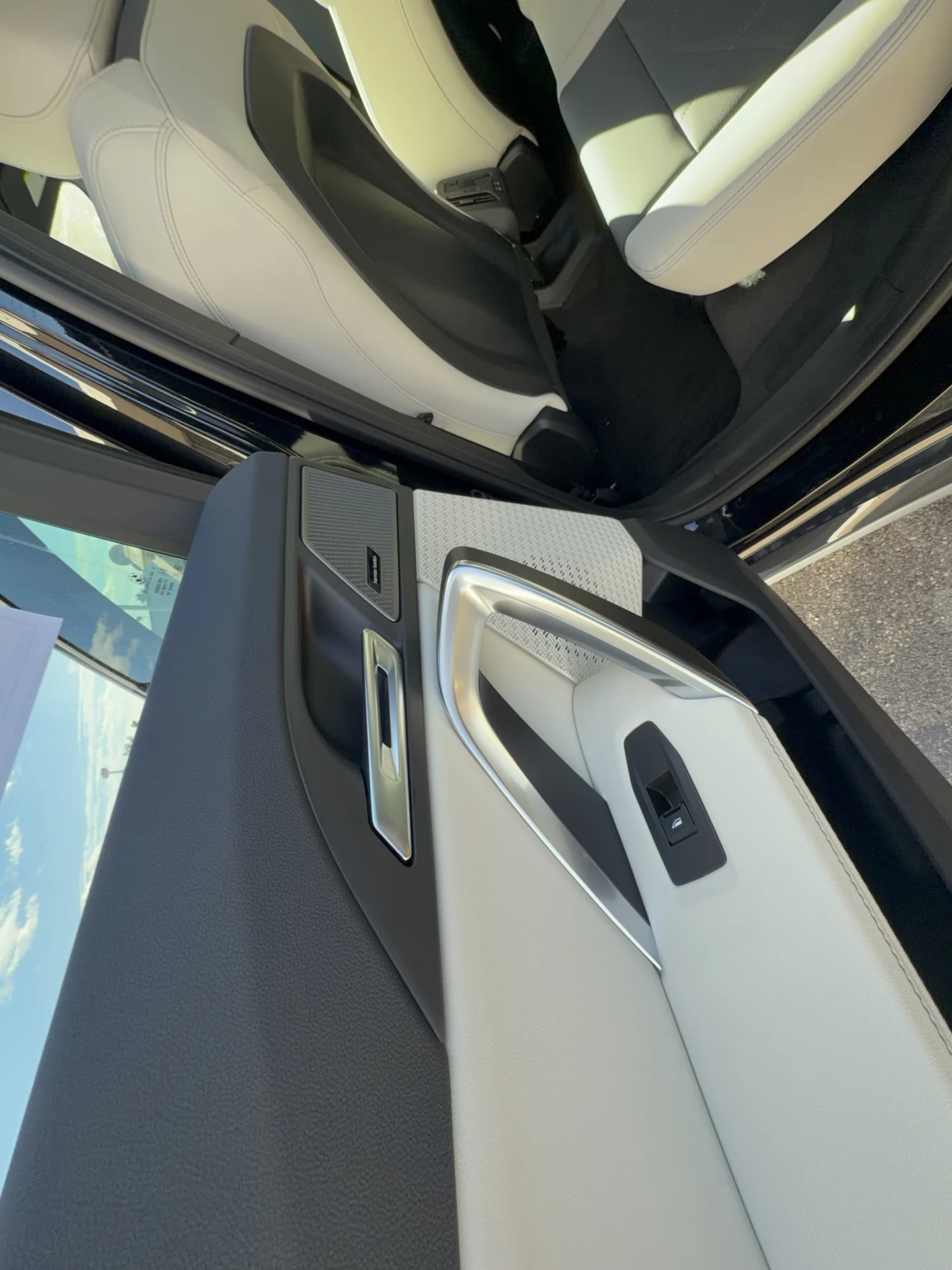 New 2026 Black Sapphire Metallic BMW xDrive28i image 19
