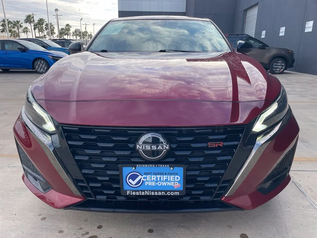 Used 2023 Red Nissan 2.5 SR image 6