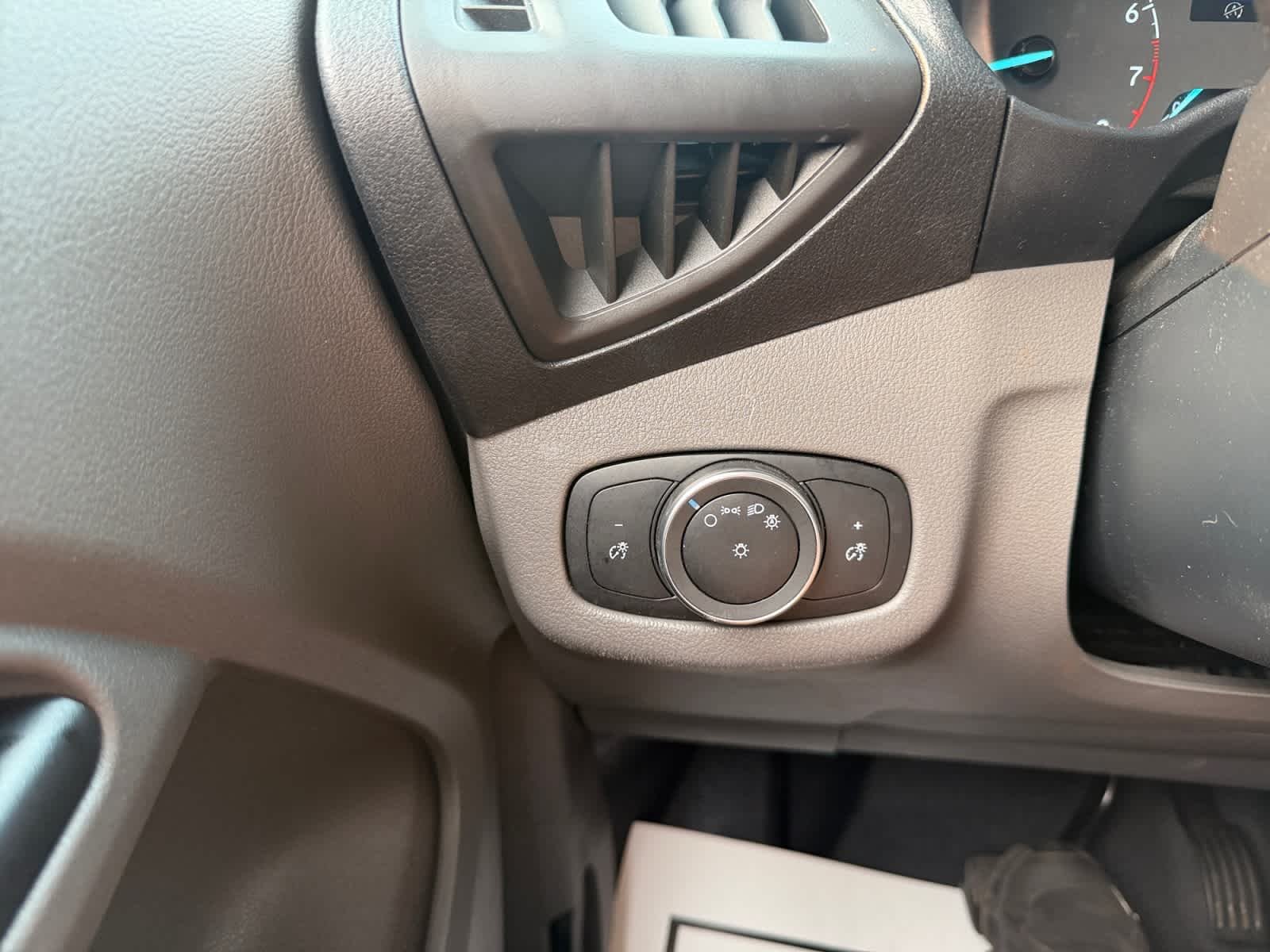 Used 2022 Frozen White Ford XL image 31