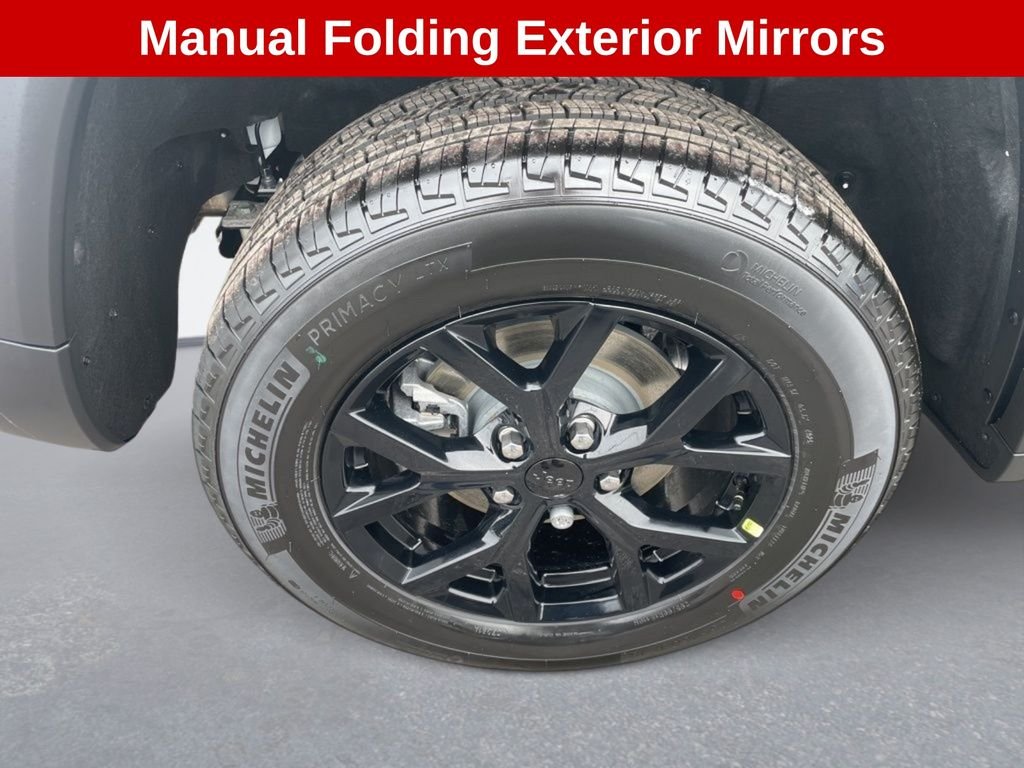 New 2026 Bright White Clear-Coat Exterior Paint Jeep Latitude Altitude image 13